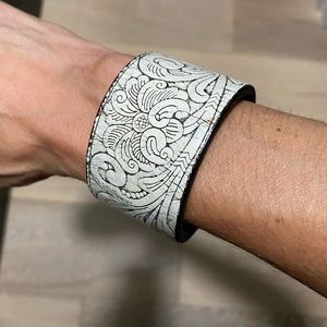 Small leather cuff